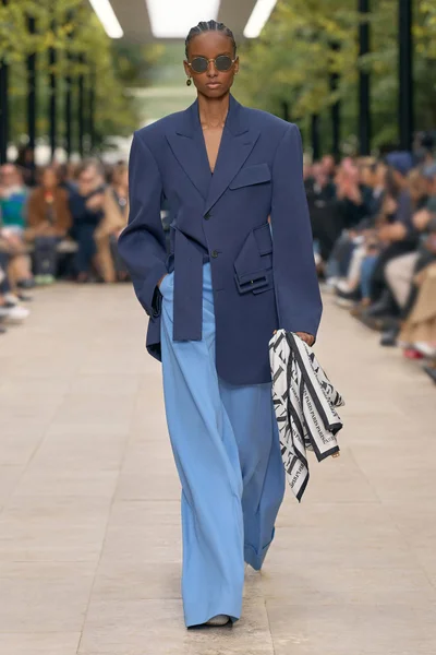 Look 13